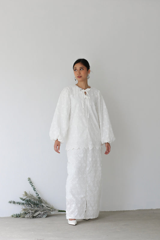 Cahaya Embroided Kurung